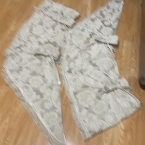 Absolutely beautiful and in excellent condition are these 2 Window Toppers